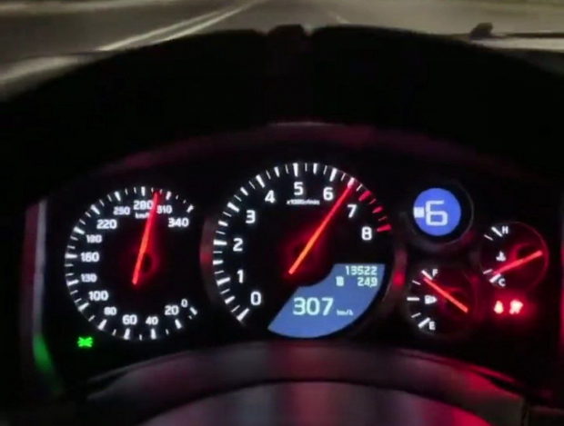 В сети появилось видео езды автомобиля со скоростью 310 км/ч в Ташкенте