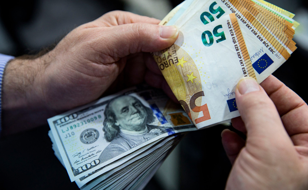 В Узбекистане обновили курс доллара, евро и рубля на 30 мая