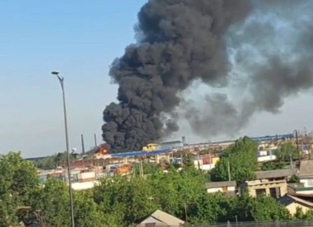 В Ташкенте в цеху произошел крупный пожар