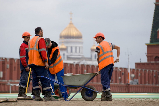 В Узбекистане рассказали о гражданах, которые отправились на трудовую миграцию с начала года