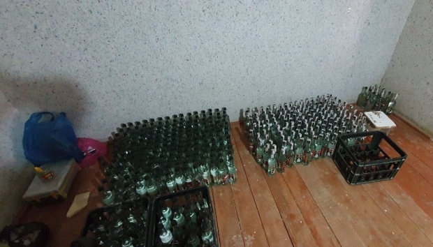 В Каракалпакстане выявили подпольный цех по производству алкогольной продукции
