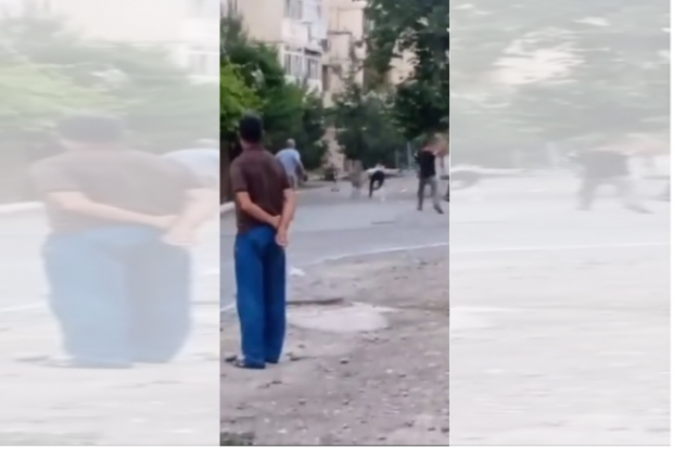 В УВД Ферганской области прокомментировали видео, на котором группа лиц закидала камнями другого человека с собакой