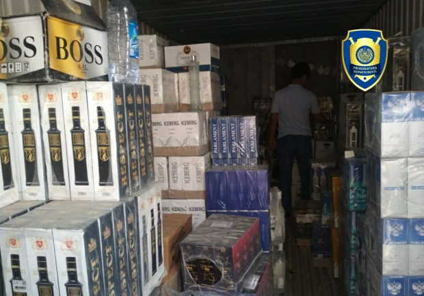 В двух районах Хорезмской области выявили контрабандные табачные изделия и контрафактный алкоголь