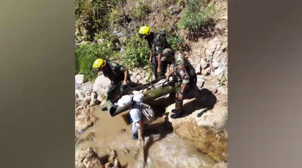Спасатели МЧС оказали помощь гражданину, который получил серьёзную травму в горах Ташкентской области