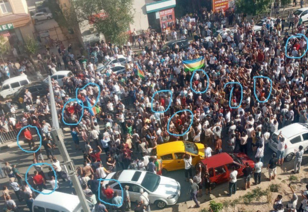 Чем могли заниматься люди в красных футболках во время беспорядков в Каракалпакстане?