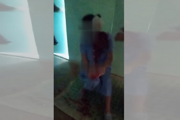 Заведующая детским садом в Самаркандской области разбила стакан о голову своей подчинённой