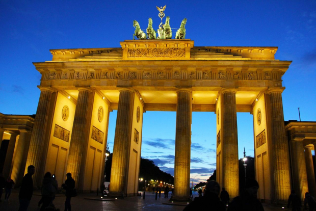 Подсветку Бранденбургских ворот отключат из-за экономии энергии