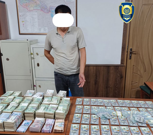 В Хорезмской области задержан «валютчик» с крупной суммой денежных средств
