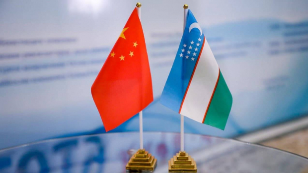 Президент Узбекистана провел встречу с главой МИД Китая