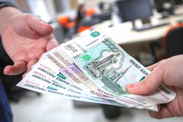 В Бухаре «валютчика» задержали при продаже Российских рублей
