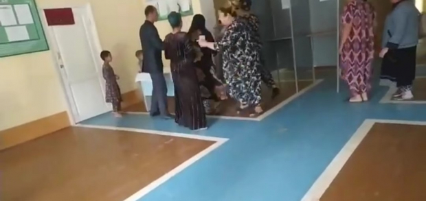 В Сурхандарьинской области учителя и директор школы устроили массовую драку