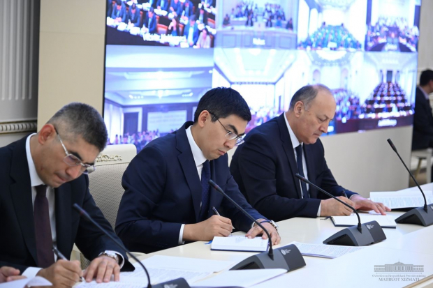Министерства и хокимияты Узбекистана начнут подбор молодых работников с вузов