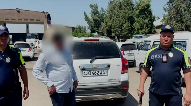 Сотрудники ДПС задержали водителя автомобиля «Captiva» в Ташкентской области - видео
