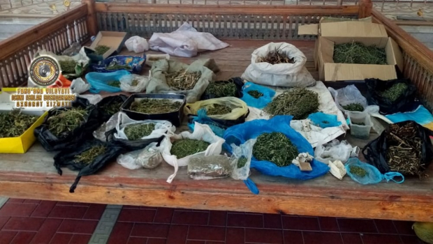 Житель Ферганской области хранил дома более 12 кг наркотических веществ для собственных нужд