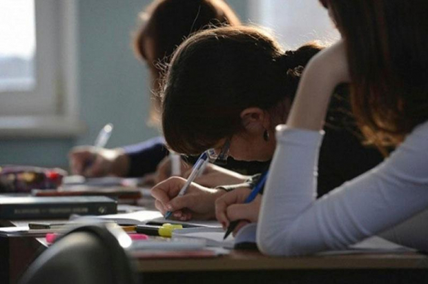 В Узбекистане студенты стали работать чаще