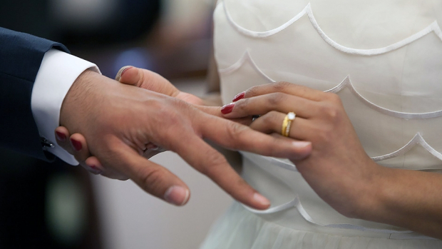 В Калининграде узбекистанец заключил брак с россиянкой за 120 000 рублей