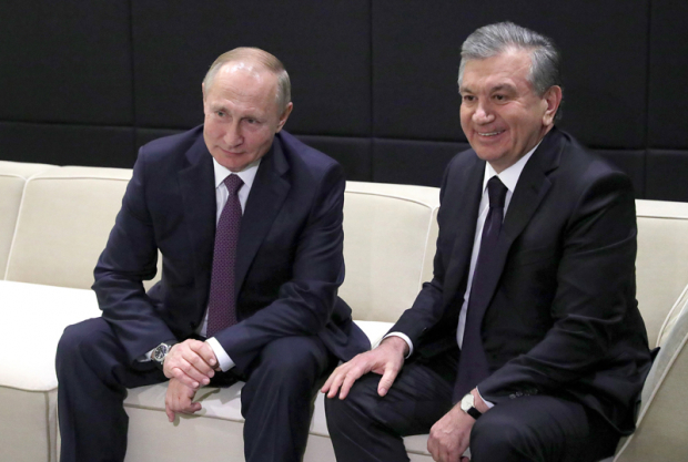 Владимир Путин поздравил Шавката Мирзиёева
