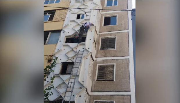 В Сергелийском районе удалось спасти девочку от падения с пятого этажа