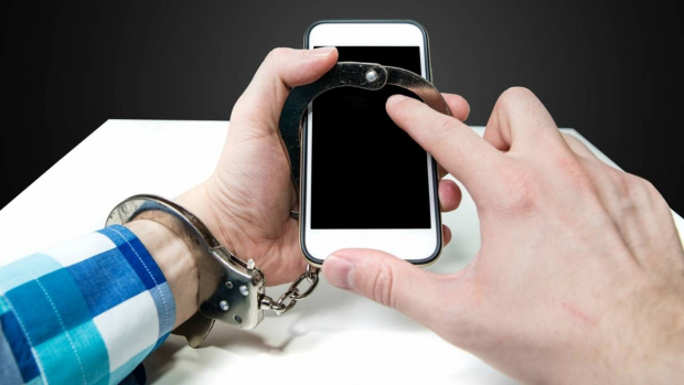 За полученный обманным путём мобильный телефон жителю Гиждувана грозит до 8 лет лишения свободы