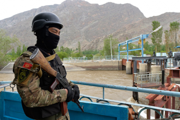 На таджикско-кыргызской границе произошла перестрелка