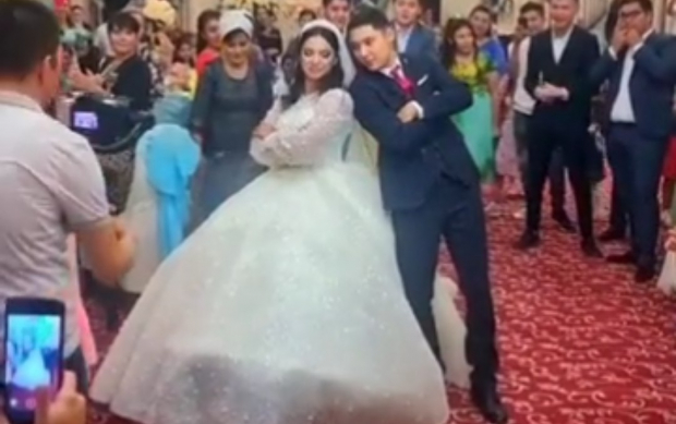 На узбекской свадьбе жених и невеста «зажгли» не по менталитету