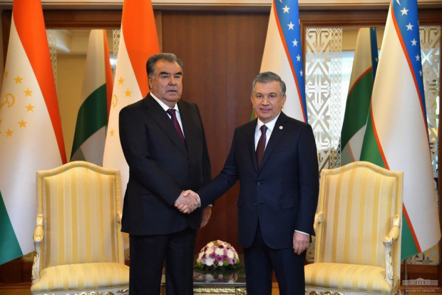 Президент Узбекистана обсудил с Президентом Таджикистана ситуацию на таджикско-кыргызской границе