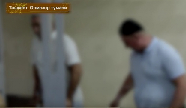 В Алмазарском районе за нанесение тяжких телесных повреждений братьев приговорили к условному сроку