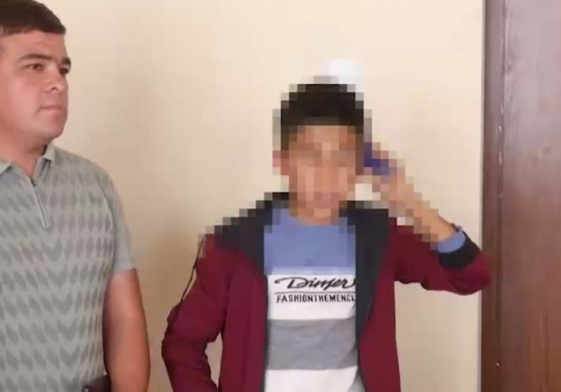 В Самаркандской области уволили директора, ударившего школьника