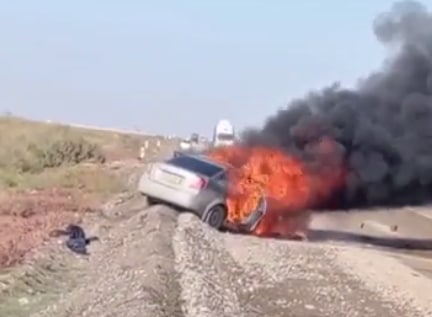 В результате ДТП в Кашкадарье сгорел автомобиль «Lacetti», есть пострадавшие