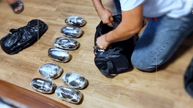 Гражданин Таджикистана задержан в Бекабаде с 15кг наркотиков - видео