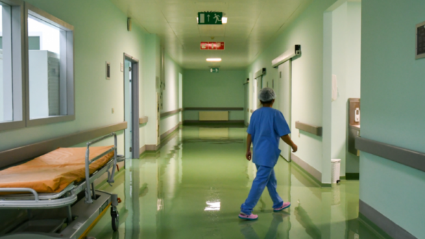 В Ферганской области женщина скончалась, выпрыгнув на ходу из автомобиля