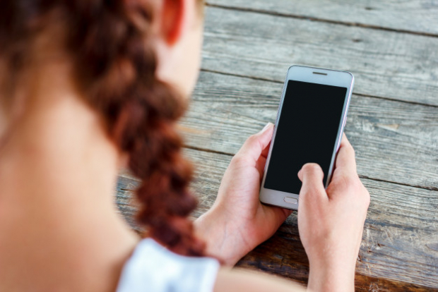 В Ферганской области несовершеннолетняя девушка украла мобильный телефон, возбуждено уголовное дело