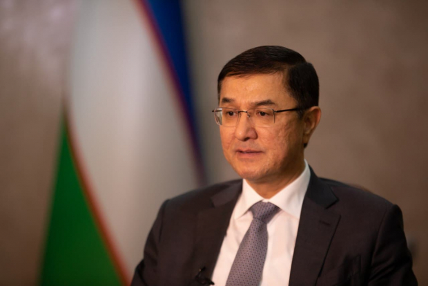 Узбекский министр не смог ответить на вопрос иностранного ведущего и попал под критику