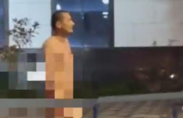 В Сурхандарьинской области мужчина проиграл спор и ходил голым по улицам — видео
