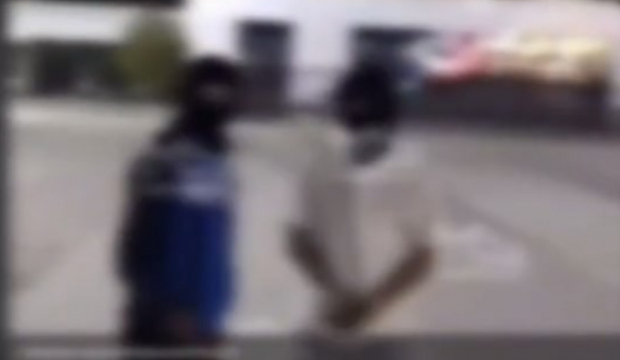 В Навои двое в масках устроили «стрельбу» возле хокимията — видео
