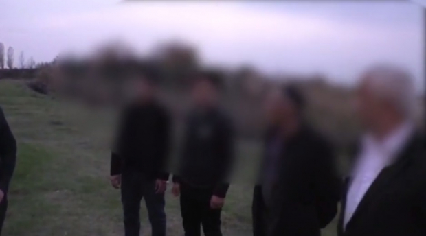 В Джизаке студент одного из столичных вузов, со своими знакомыми, совершил разбойное нападение - видео