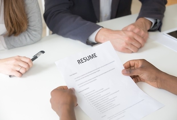 Какие проблемы испытывает рынок труда в Узбекистане?