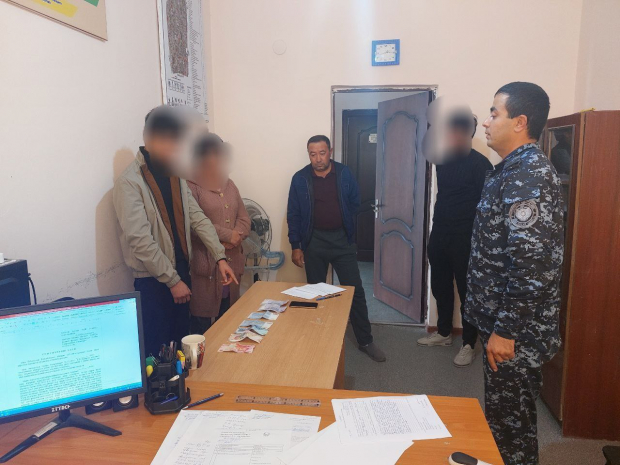 В Навои инспектор профилактики задержал гражданина с фальшивыми денежными средствами