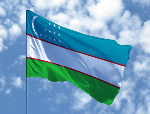 Узбекистанцам могут разрешить вешать государственный флаг на крышах домов
