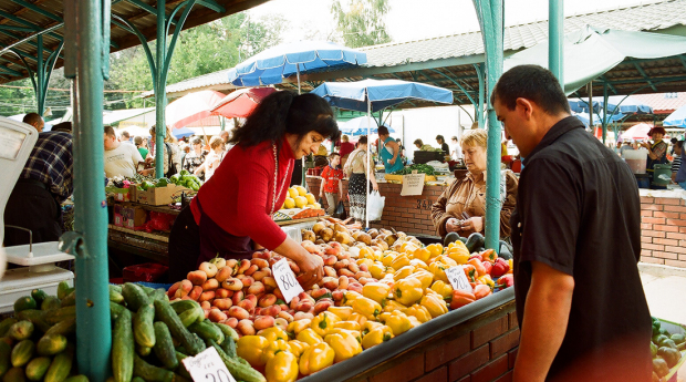 Стало известно, где жители Узбекистана могут купить продукты по самым выгодным ценам