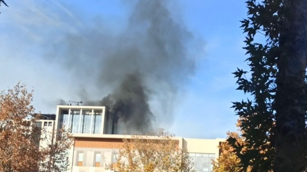 В Ташкенте задымилось одно из зданий IT-Park