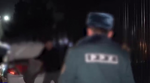 В ходе ночного рейда в Наманганской области выявлено 75 случаев незаконного выброса отходов - видео