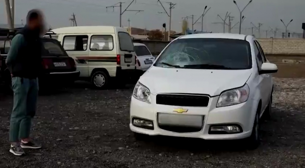 В Ташкентском районе водитель автомобиля «Nexia-3» сбил двух пешеходов и скрылся с места ДТП