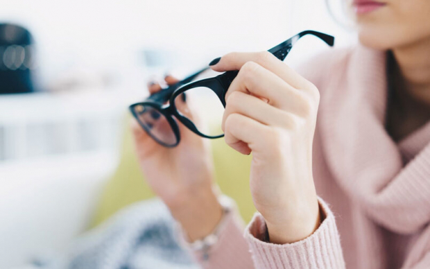 Какой процент детей носят очки из-за плохого зрения в Узбекистане?