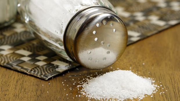 Стало известно, что узбекистанцы употребляют соли втрое больше допустимой нормы