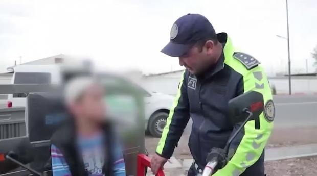 В Ташкентской области родители отправили 12-летнего ребёнка за сестрой в школу за рулём мотороллера