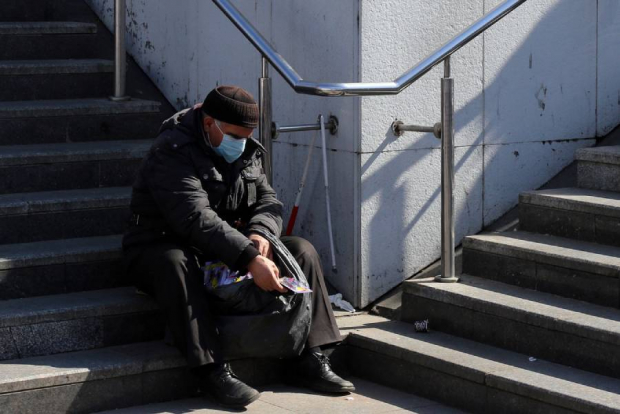 Жителей Ташкента попросили сообщать о замерзающих на улицах людях