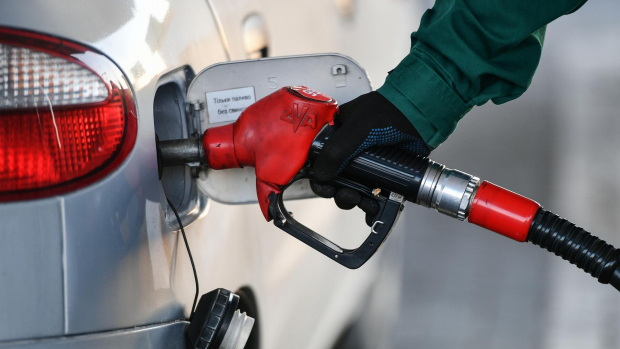 В Узбекистане наказали сотни автозаправочных станций из-за повышения цен на бензин
