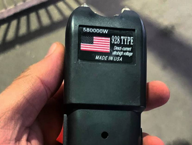 В Андижанской области гражданин пытался ввезти электрошокер через таможенный пост «Маданият»