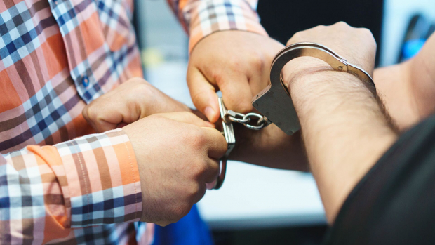 В Сурхандарье возбуждены уголовные дела в отношении сразу трёх чиновников